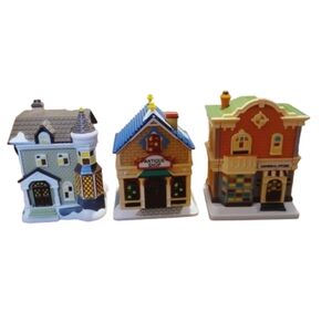 Cobblestone Corners Holiday Village 3 Antique Shop / General Store / House Light